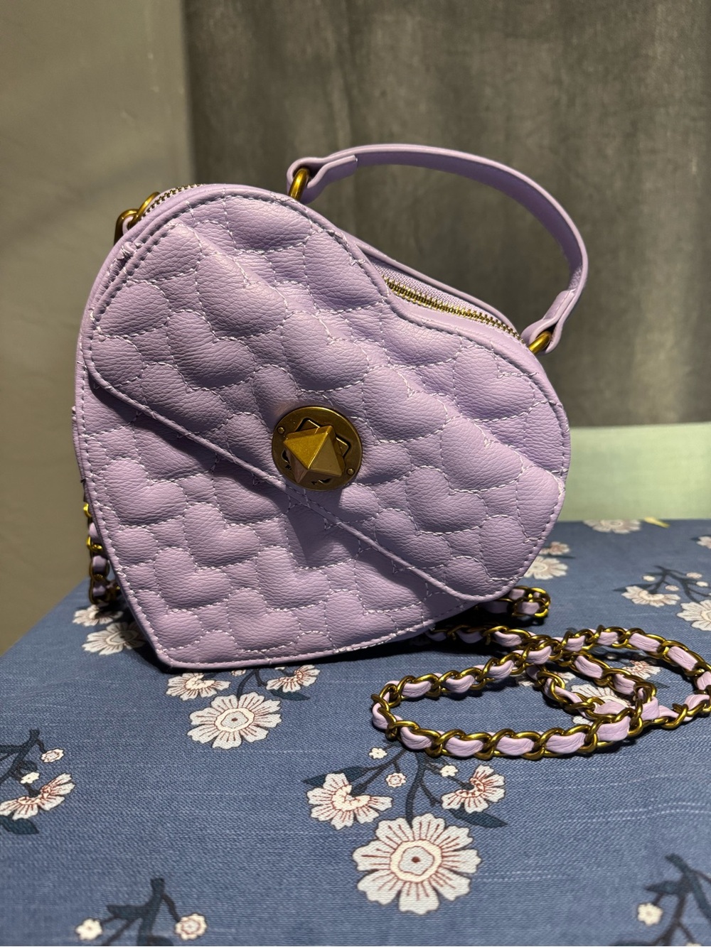 BETSEY JOHNSON Lilac Heart Bag .